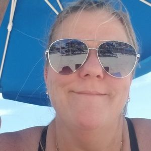 Meet your Posher, Deborah